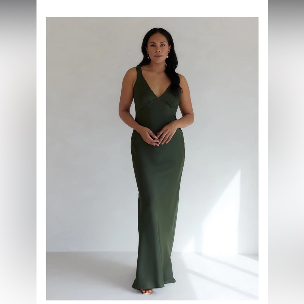 Gracey Dress L/Dark Olive. NEW WITH TAGS. NEVER WORN.